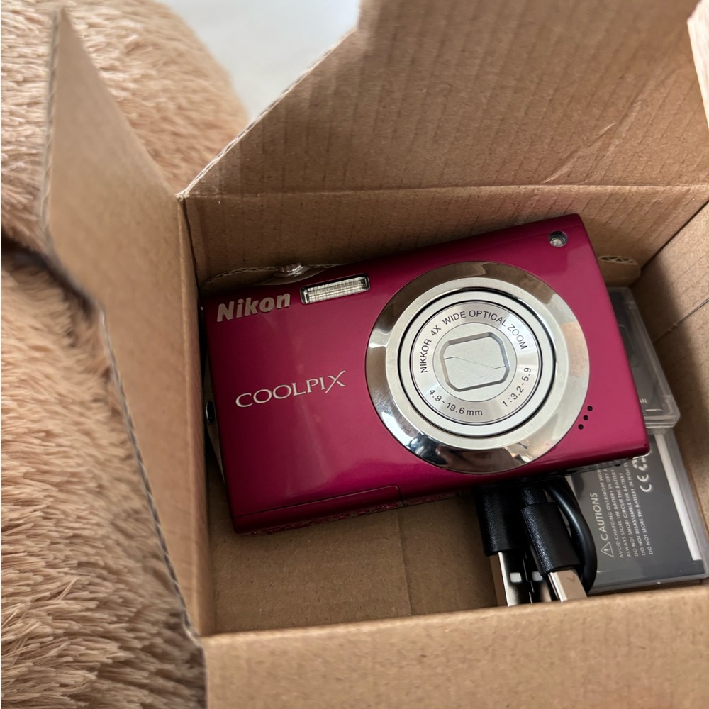 Nikon Red Digital Camera Compact Point-and-Shoot - Picture 4 of 11